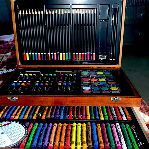 These are art supplies, just in case your creative & love to draw & or sketch . - Picture 1 of 1